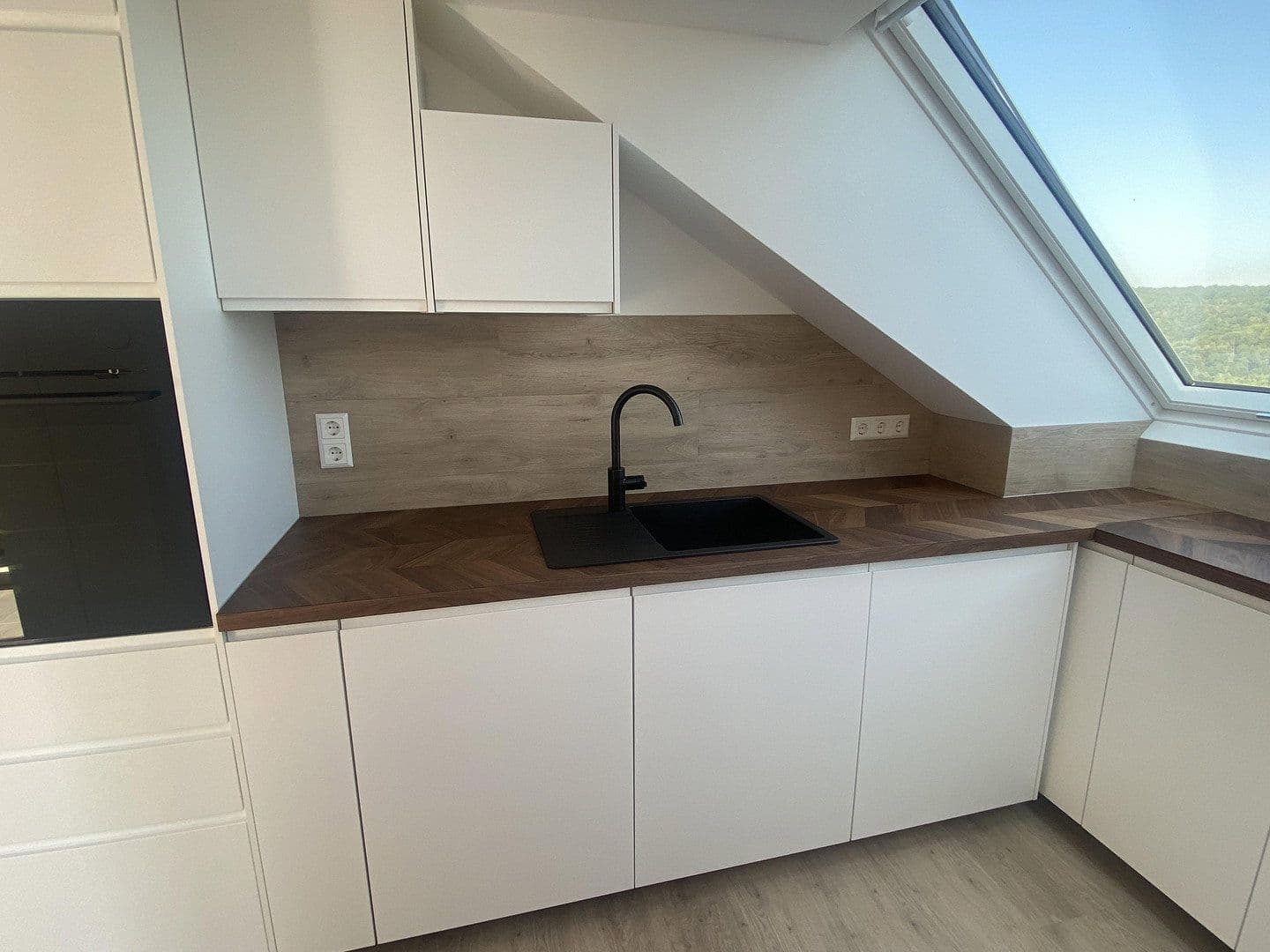 Prenájom bytu 3-izbový 74 m², STUTTGART, Bádensko-Wurttembersko Prenájom bytu 3-izbový 74 m², STUTTGART, Bádensko-Wurttembersko