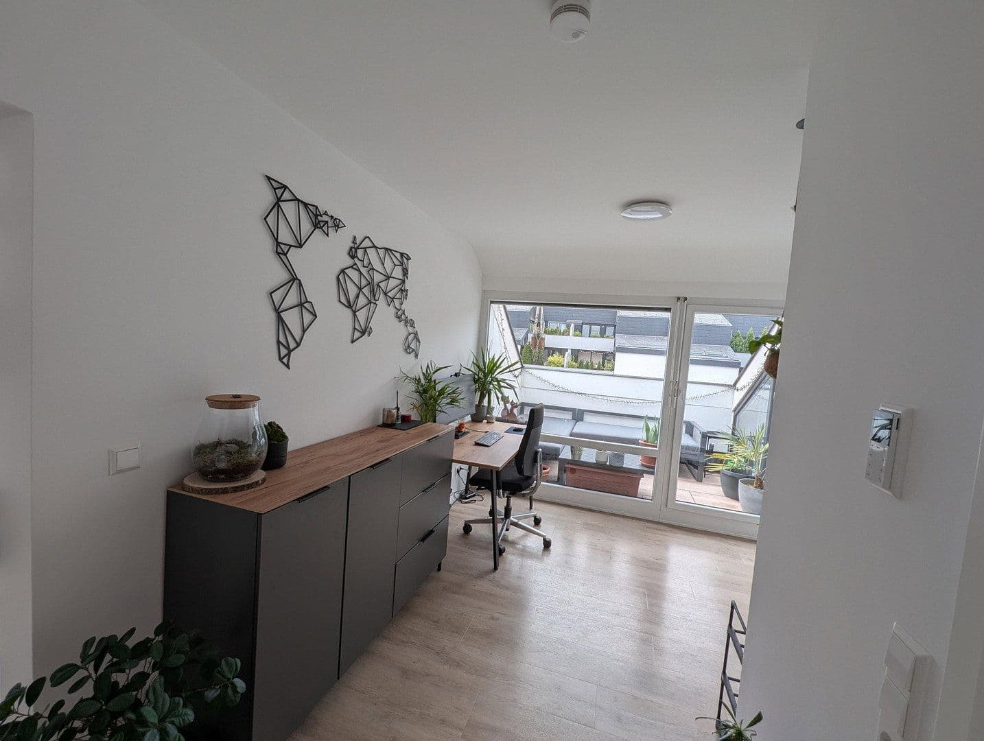 Prenájom bytu 3-izbový 74 m², STUTTGART, Bádensko-Wurttembersko Prenájom bytu 3-izbový 74 m², STUTTGART, Bádensko-Wurttembersko