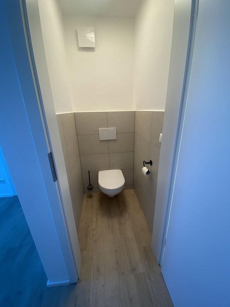 Prenájom bytu 3-izbový 74 m², STUTTGART, Bádensko-Wurttembersko Prenájom bytu 3-izbový 74 m², STUTTGART, Bádensko-Wurttembersko