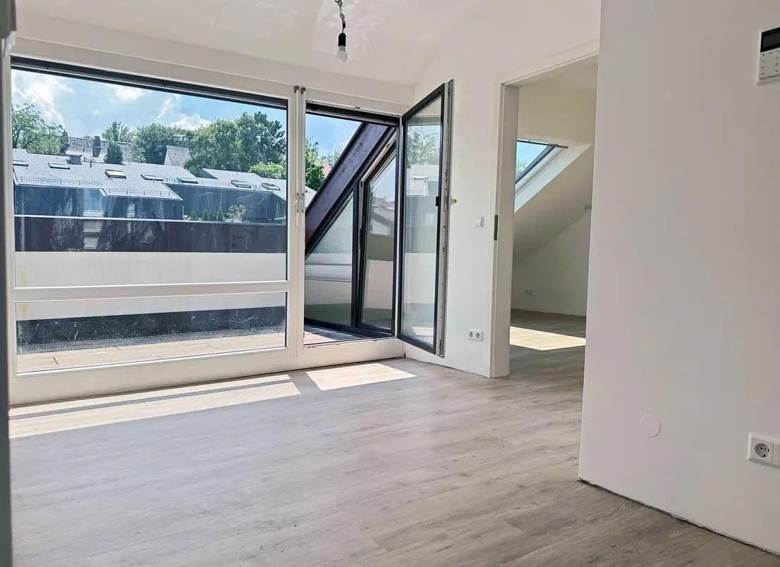 Prenájom bytu 3-izbový 74 m², STUTTGART, Bádensko-Wurttembersko Prenájom bytu 3-izbový 74 m², STUTTGART, Bádensko-Wurttembersko