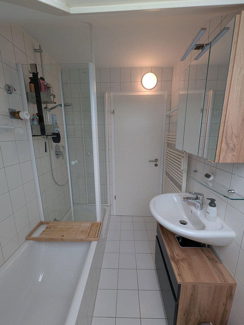 Prenájom bytu 3-izbový 74 m², STUTTGART, Bádensko-Wurttembersko Prenájom bytu 3-izbový 74 m², STUTTGART, Bádensko-Wurttembersko