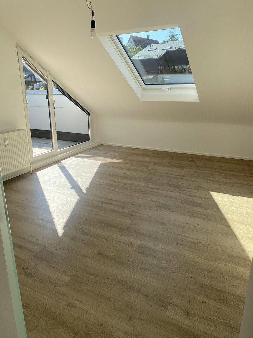 Prenájom bytu 3-izbový 74 m², STUTTGART, Bádensko-Wurttembersko Prenájom bytu 3-izbový 74 m², STUTTGART, Bádensko-Wurttembersko
