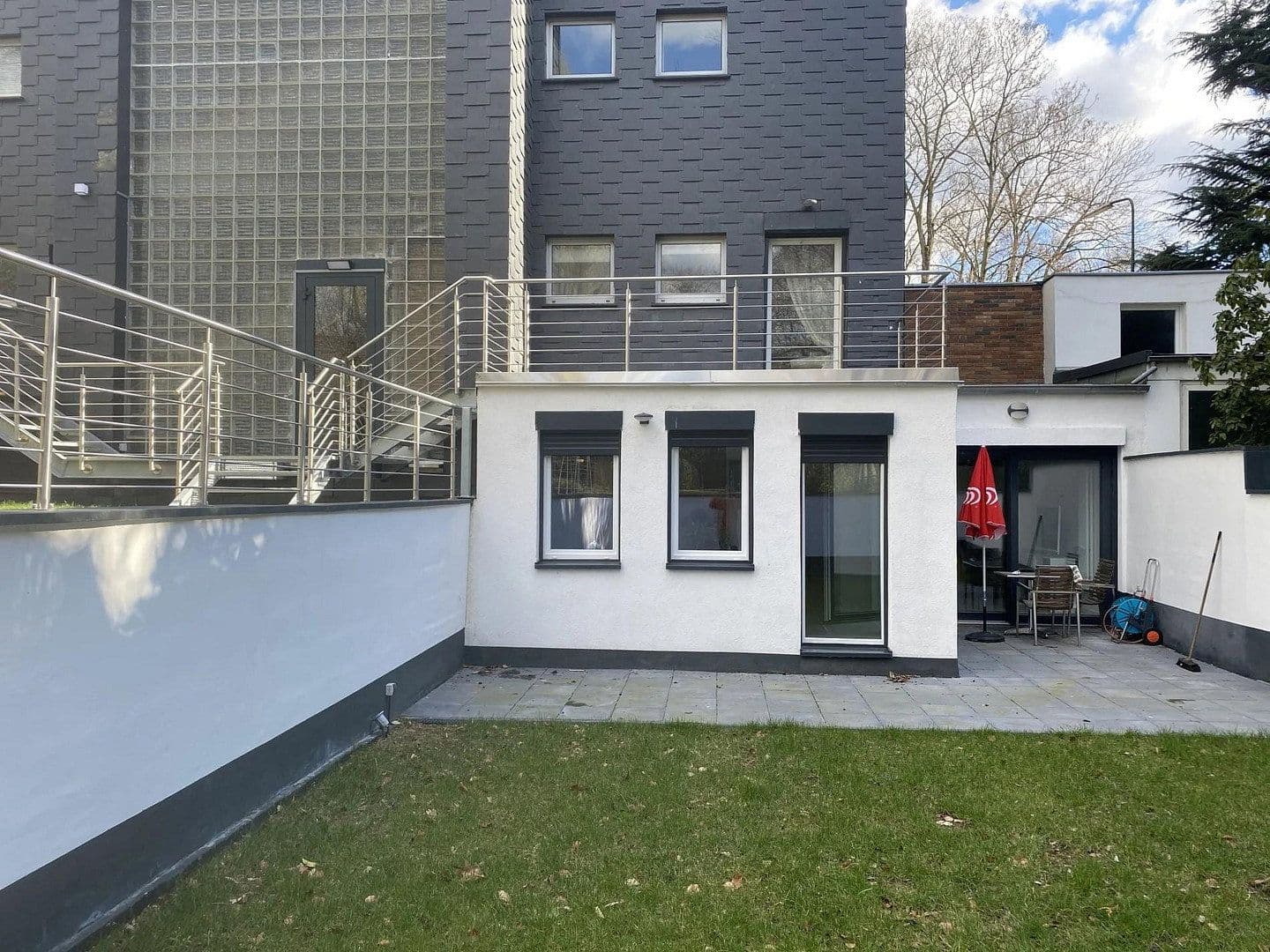 Prenájom bytu 2-izbový 72 m², Düsseldorf, Severné Porýnie - Westfálsko Prenájom bytu 2-izbový 72 m², Düsseldorf, Severné Porýnie - Westfálsko