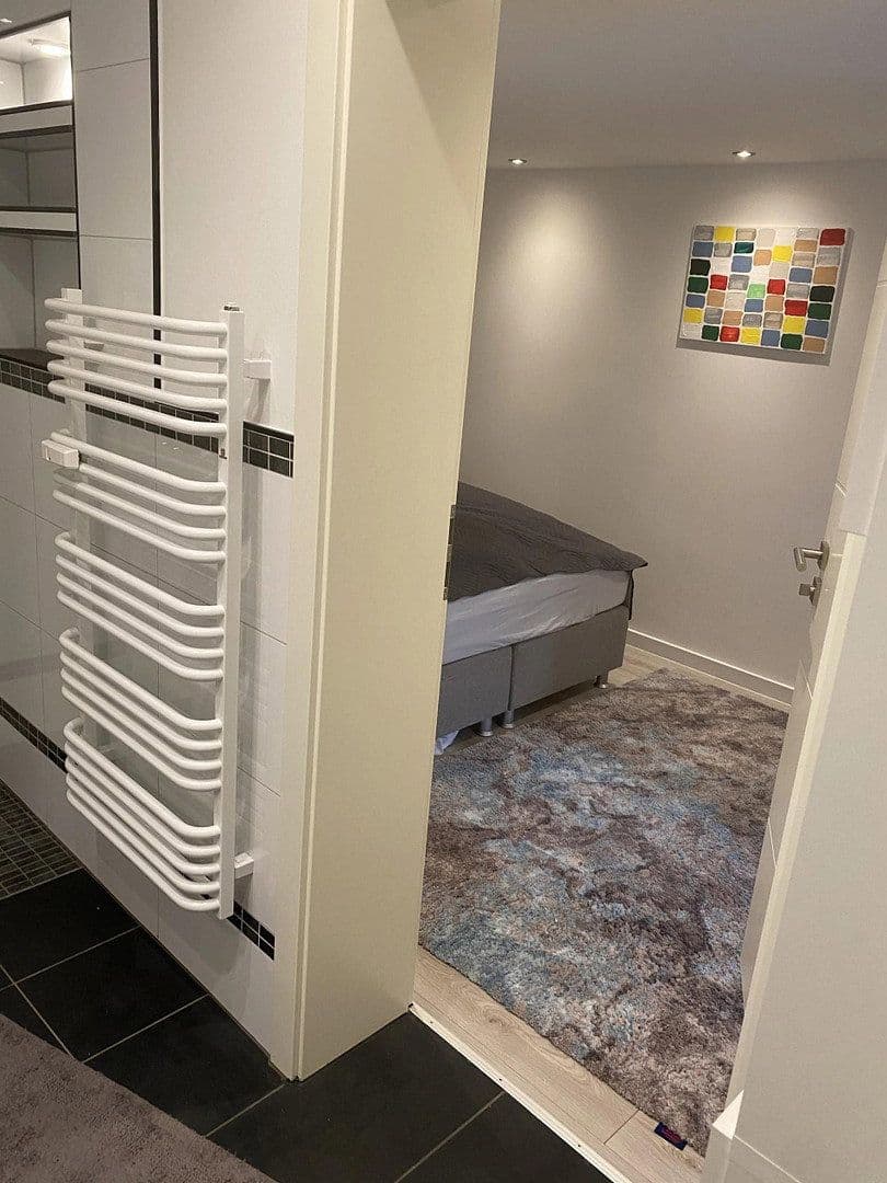 Prenájom bytu 2-izbový 72 m², Düsseldorf, Severné Porýnie - Westfálsko Prenájom bytu 2-izbový 72 m², Düsseldorf, Severné Porýnie - Westfálsko