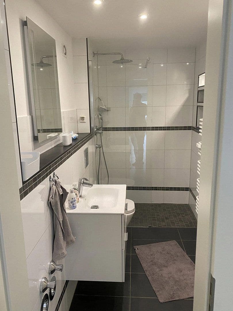 Prenájom bytu 2-izbový 72 m², Düsseldorf, Severné Porýnie - Westfálsko Prenájom bytu 2-izbový 72 m², Düsseldorf, Severné Porýnie - Westfálsko
