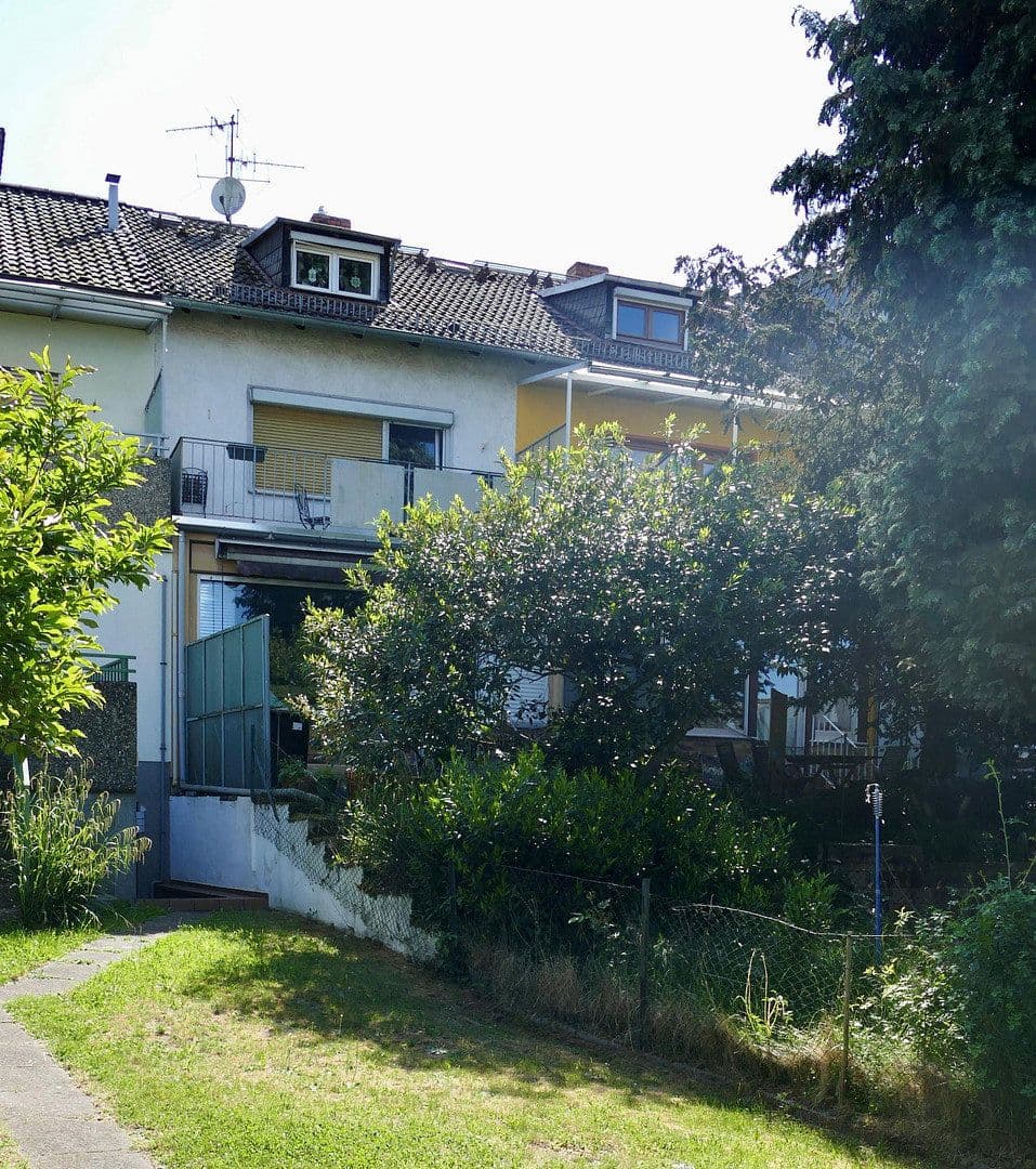Predaj domu 113 m², pozemek 180 m², Hinter den Eichbäumen 19, 60433 Frankfurt, Frankfurt, Hesensko Predaj domu 113 m², pozemek 180 m², Hinter den Eichbäumen 19, 60433 Frankfurt, Frankfurt, Hesensko