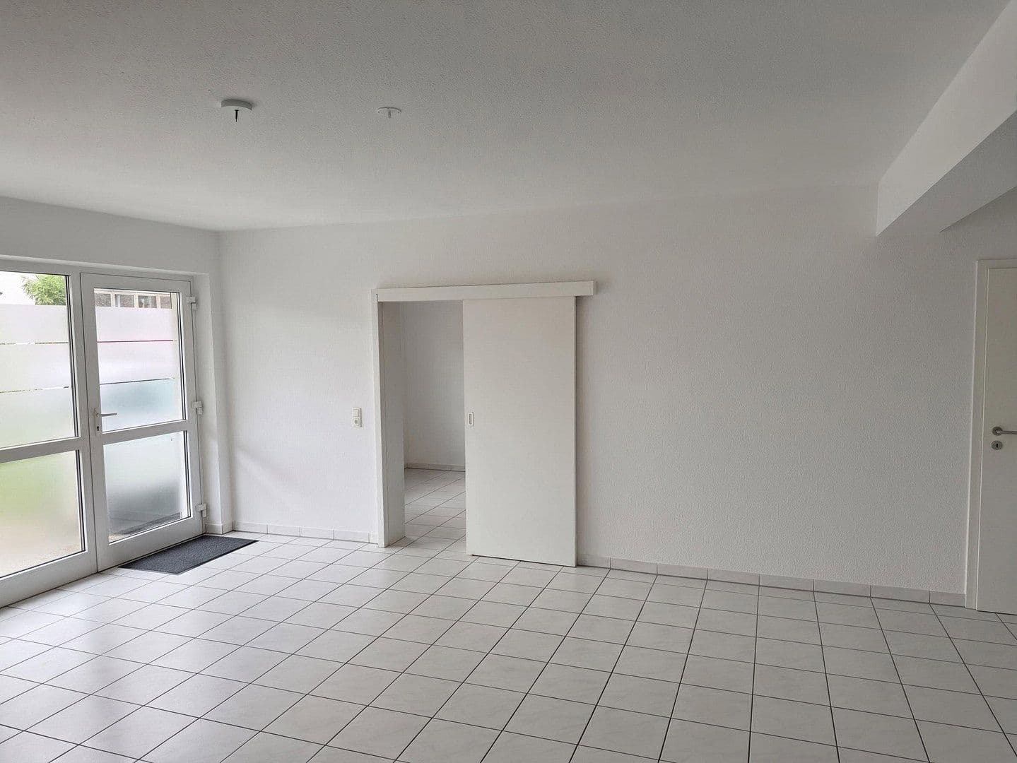 Prenájom bytu 1-izbový 57 m², Wächtersbach, Hesensko Prenájom bytu 1-izbový 57 m², Wächtersbach, Hesensko