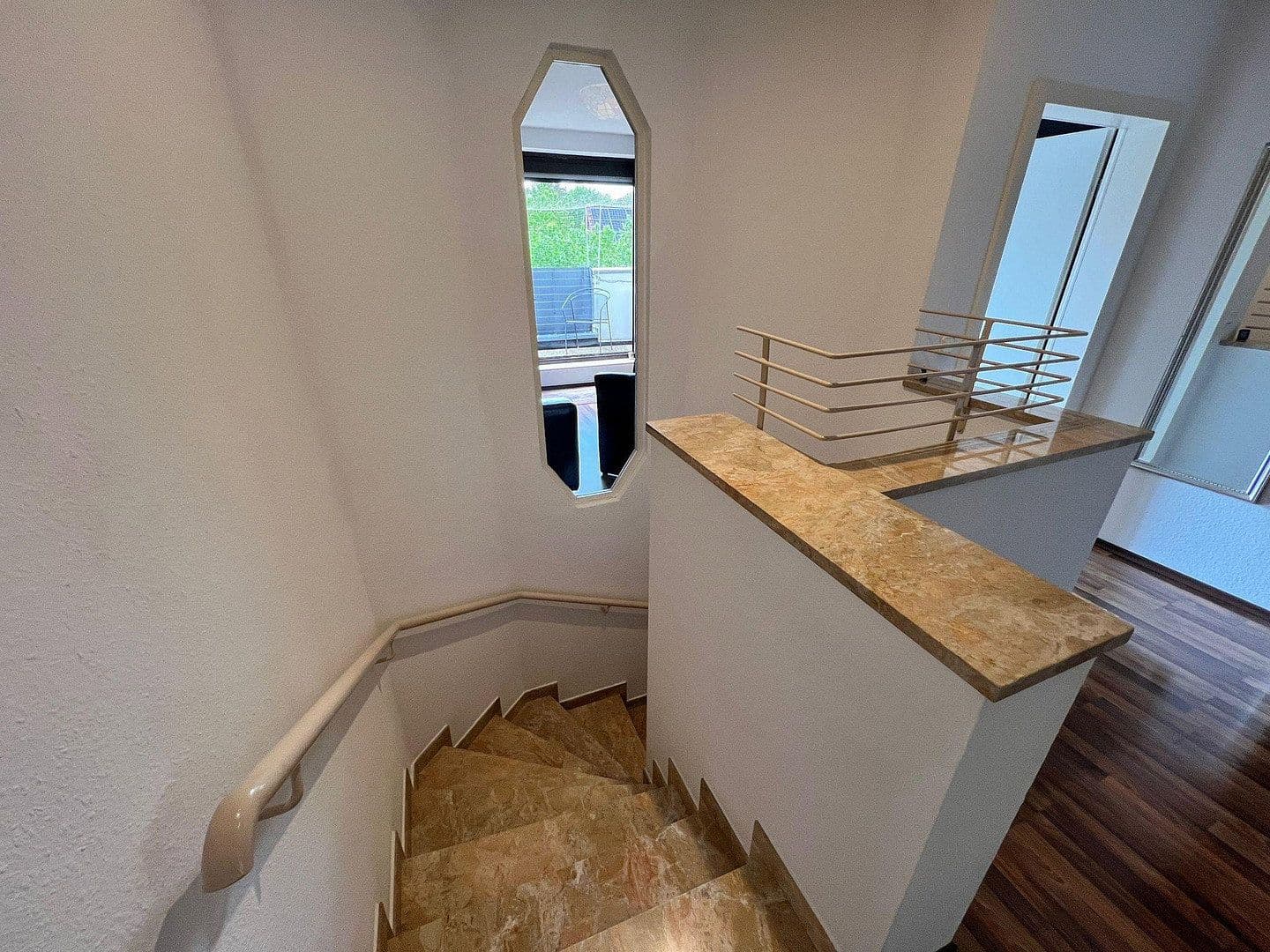 Predaj bytu 4-izbový 131 m², Mainz, Porýnie-Falcko Predaj bytu 4-izbový 131 m², Mainz, Porýnie-Falcko
