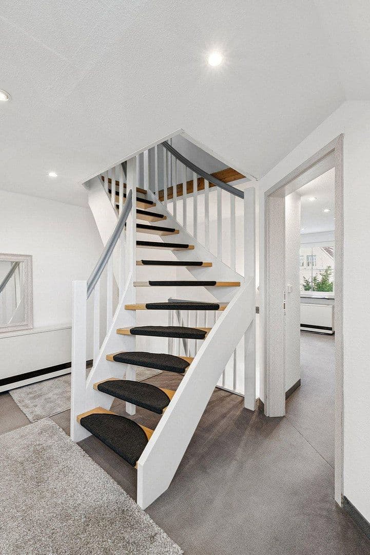 Predaj domu 125 m², pozemek 370 m², Kronberg im Taunus, Hesensko Predaj domu 125 m², pozemek 370 m², Kronberg im Taunus, Hesensko
