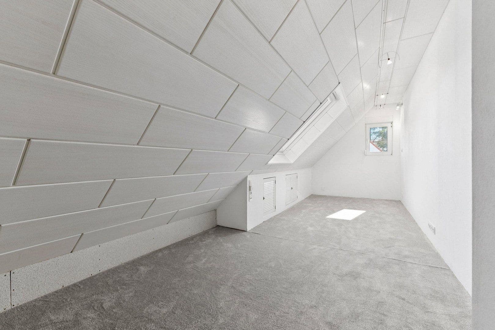 Predaj domu 125 m², pozemek 370 m², Kronberg im Taunus, Hesensko Predaj domu 125 m², pozemek 370 m², Kronberg im Taunus, Hesensko