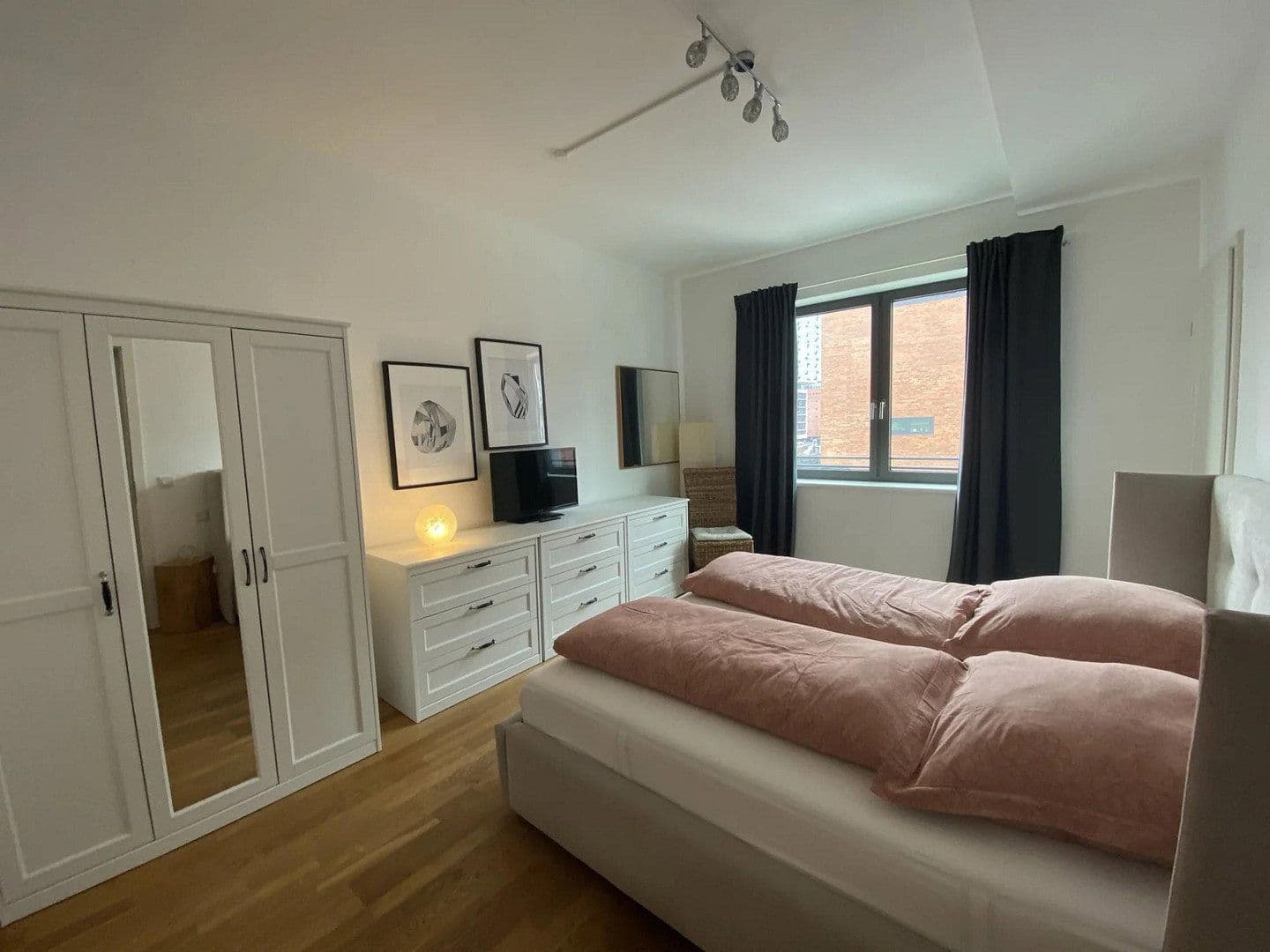 Prenájom bytu 2-izbový 70 m², Hamburg, Hamburg Prenájom bytu 2-izbový 70 m², Hamburg, Hamburg