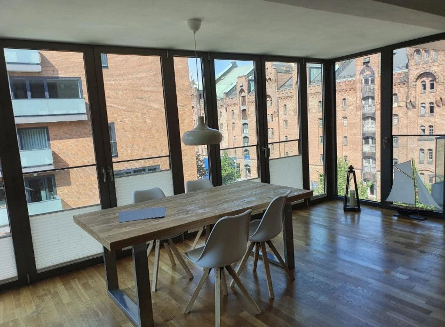 Prenájom bytu 2-izbový 70 m², Hamburg, Hamburg Prenájom bytu 2-izbový 70 m², Hamburg, Hamburg