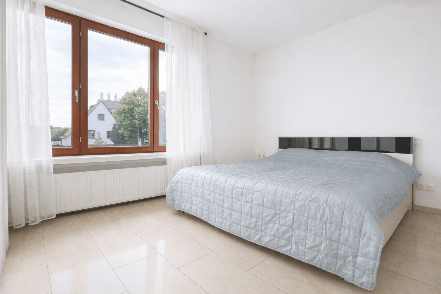 Predaj domu 251 m², pozemek 751 m², Bonhoefferstr.12, Frankfurt am Main, Hesensko Predaj domu 251 m², pozemek 751 m², Bonhoefferstr.12, Frankfurt am Main, Hesensko