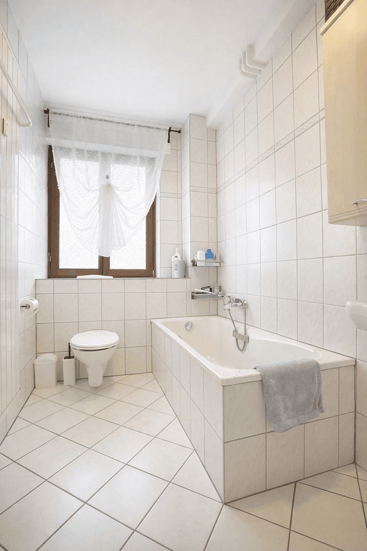 Predaj domu 251 m², pozemek 751 m², Bonhoefferstr.12, Frankfurt am Main, Hesensko Predaj domu 251 m², pozemek 751 m², Bonhoefferstr.12, Frankfurt am Main, Hesensko