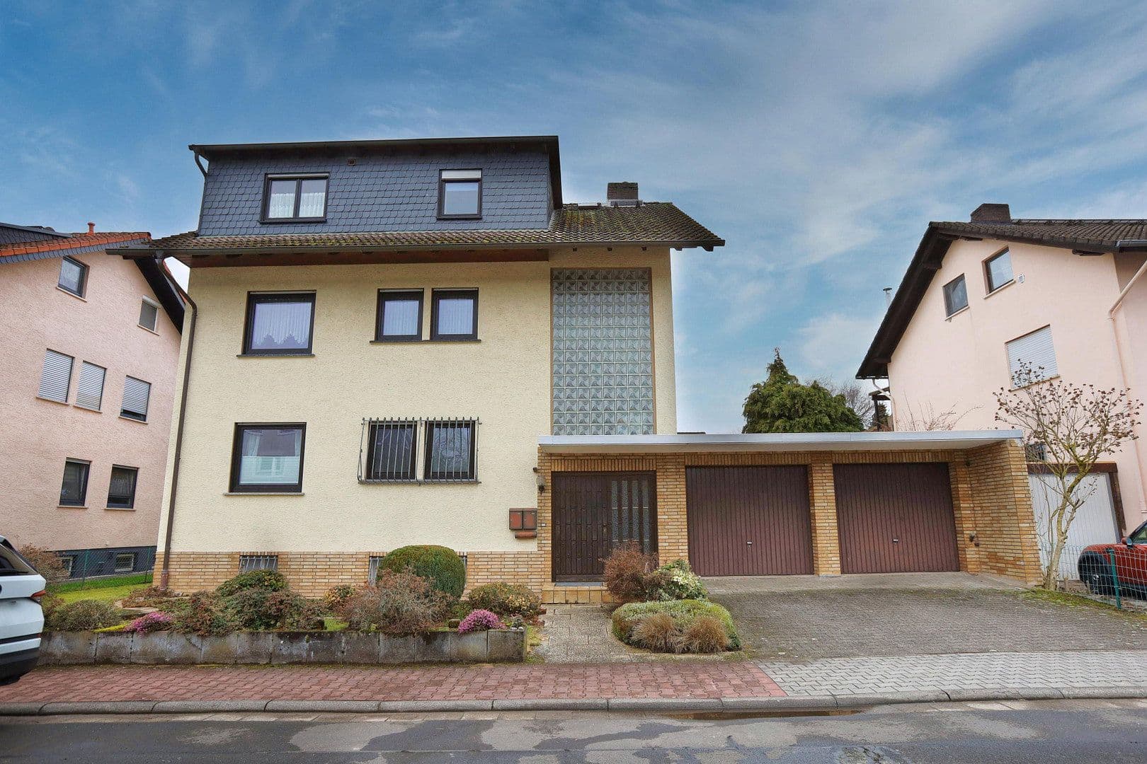 Predaj domu 190 m², pozemek 680 m², Bonhoefferstr.12, Bruchköbel, Hesensko Predaj domu 190 m², pozemek 680 m², Bonhoefferstr.12, Bruchköbel, Hesensko