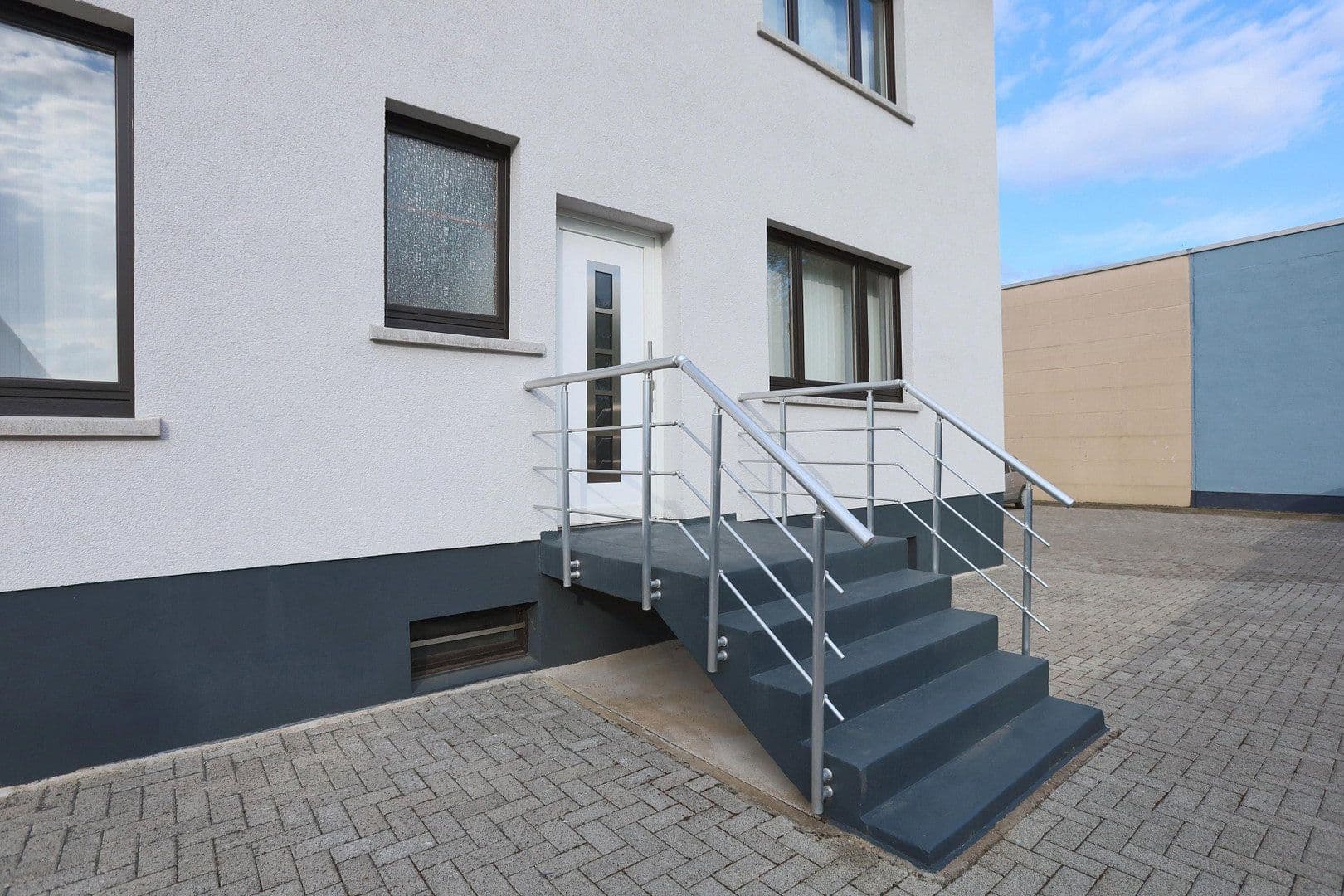 Predaj domu 251 m², pozemek 751 m², Bonhoefferstr.12, Frankfurt am Main, Hesensko Predaj domu 251 m², pozemek 751 m², Bonhoefferstr.12, Frankfurt am Main, Hesensko