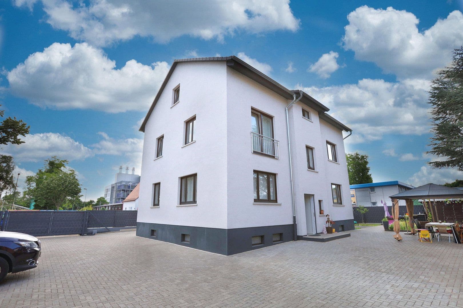 Predaj domu 251 m², pozemek 751 m², Bonhoefferstr.12, Frankfurt am Main, Hesensko Predaj domu 251 m², pozemek 751 m², Bonhoefferstr.12, Frankfurt am Main, Hesensko