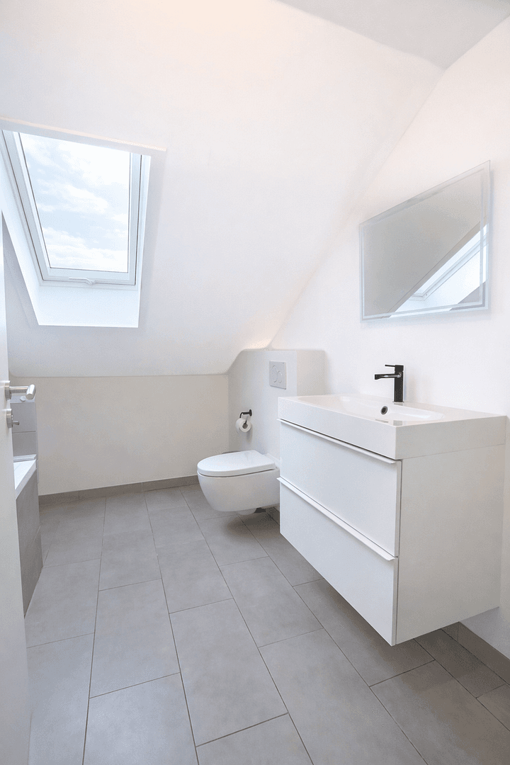 Predaj domu 251 m², pozemek 751 m², Bonhoefferstr.12, Frankfurt am Main, Hesensko Predaj domu 251 m², pozemek 751 m², Bonhoefferstr.12, Frankfurt am Main, Hesensko