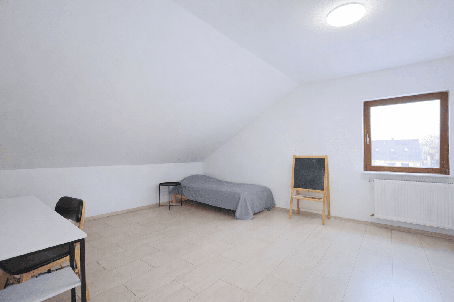 Predaj domu 251 m², pozemek 751 m², Bonhoefferstr.12, Frankfurt am Main, Hesensko Predaj domu 251 m², pozemek 751 m², Bonhoefferstr.12, Frankfurt am Main, Hesensko