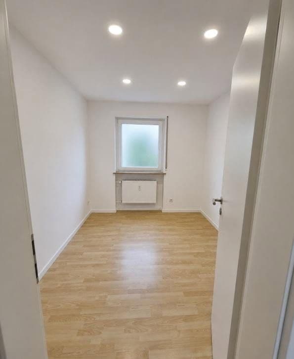 Prenájom bytu 3-izbový 84 m², Muggenhofer Str., Nürnberg, Bavorsko Prenájom bytu 3-izbový 84 m², Muggenhofer Str., Nürnberg, Bavorsko