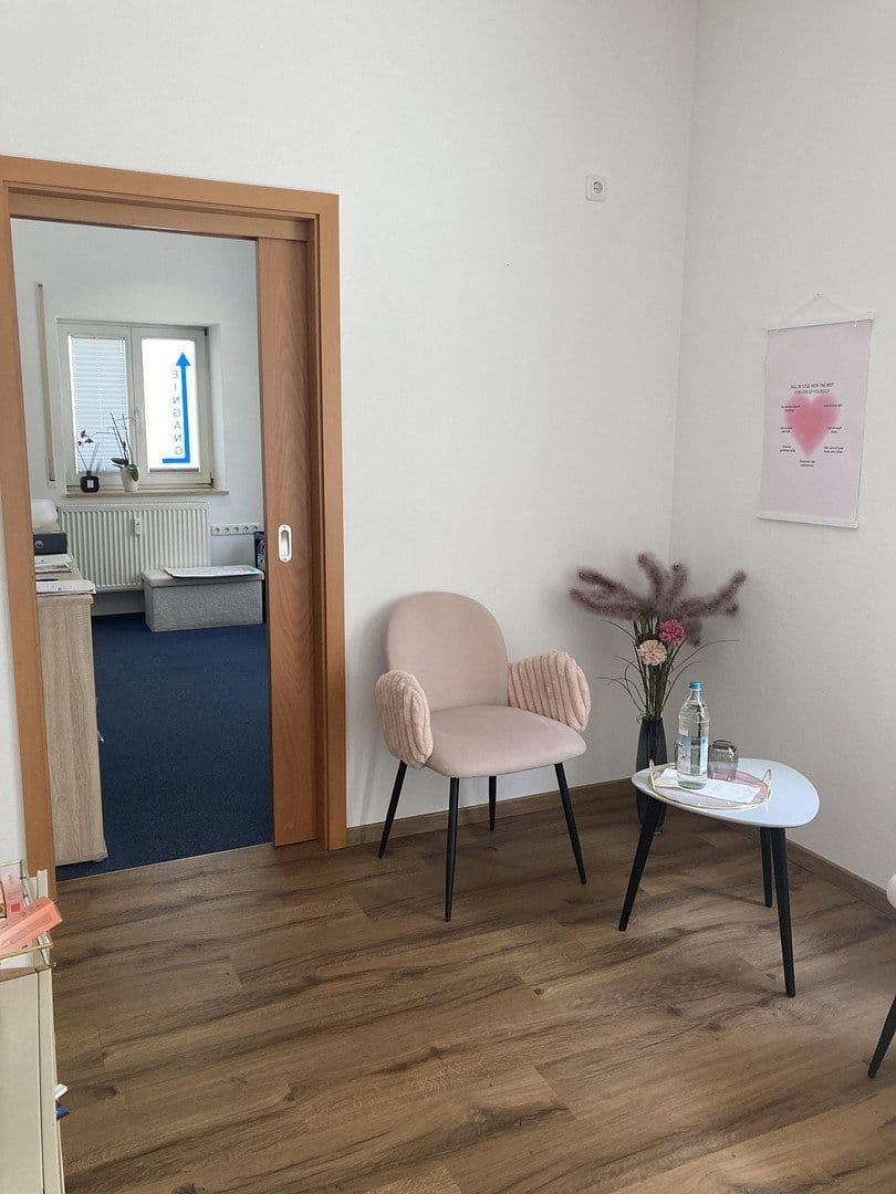 Prenájom kancelárie 60 m², Schäffbräustrasse 13, Ingolstadt, Bavorsko Prenájom kancelárie 60 m², Schäffbräustrasse 13, Ingolstadt, Bavorsko
