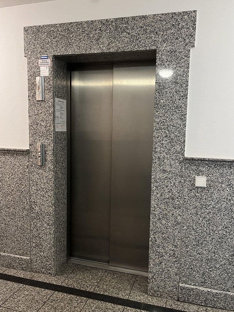 Prenájom bytu 2-izbový 56 m², Schnorrstraße 12, Leipzig, Sasko Prenájom bytu 2-izbový 56 m², Schnorrstraße 12, Leipzig, Sasko
