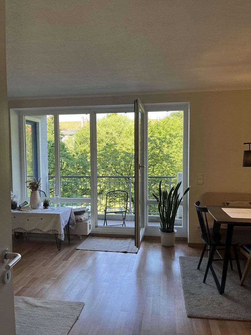 Prenájom bytu 2-izbový 56 m², Schnorrstraße 12, Leipzig, Sasko Prenájom bytu 2-izbový 56 m², Schnorrstraße 12, Leipzig, Sasko