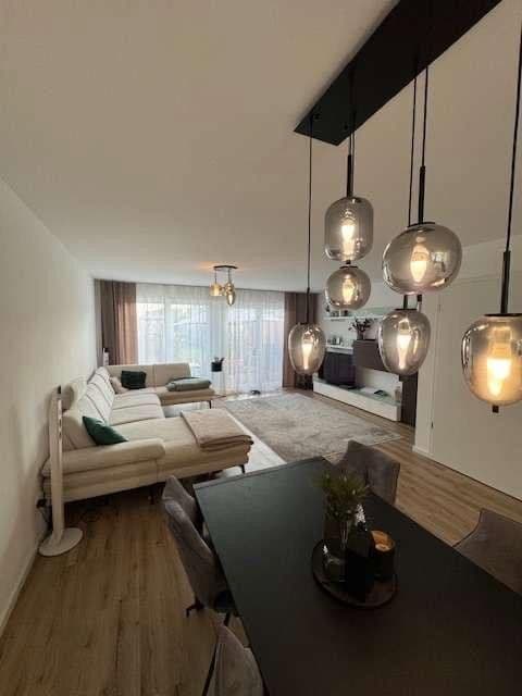 Prenájom domu 156 m², pozemek 256 m², James-Monroe-Ring 156, Mannheim, Bádensko-Wurttembersko Prenájom domu 156 m², pozemek 256 m², James-Monroe-Ring 156, Mannheim, Bádensko-Wurttembersko