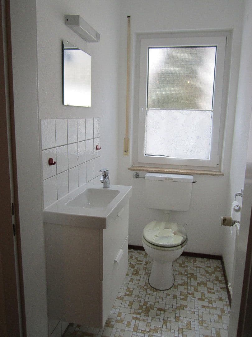 Prenájom bytu 4-izbový 130 m², Herrenberg, Bádensko-Wurttembersko Prenájom bytu 4-izbový 130 m², Herrenberg, Bádensko-Wurttembersko