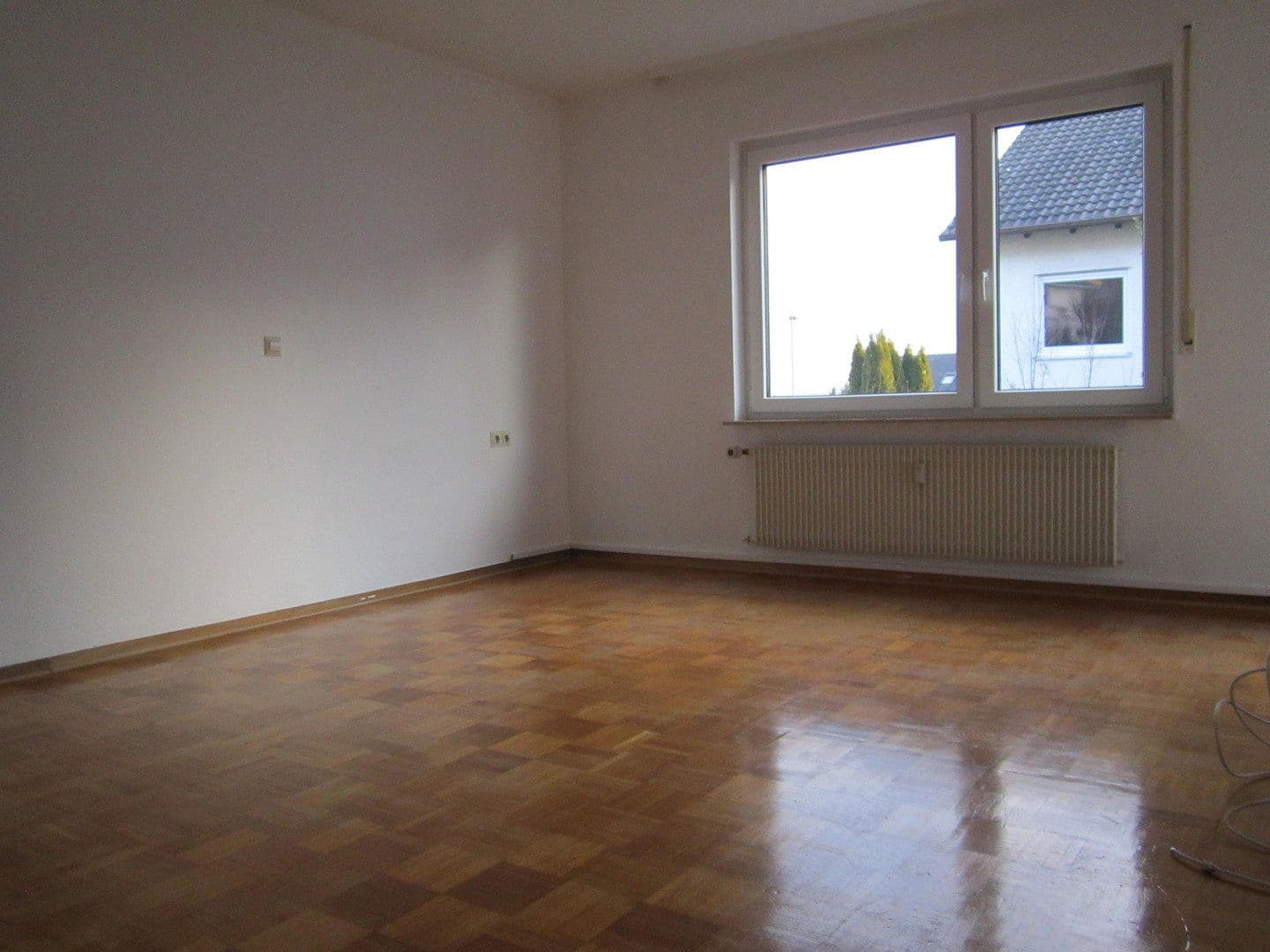Prenájom bytu 4-izbový 130 m², Herrenberg, Bádensko-Wurttembersko Prenájom bytu 4-izbový 130 m², Herrenberg, Bádensko-Wurttembersko
