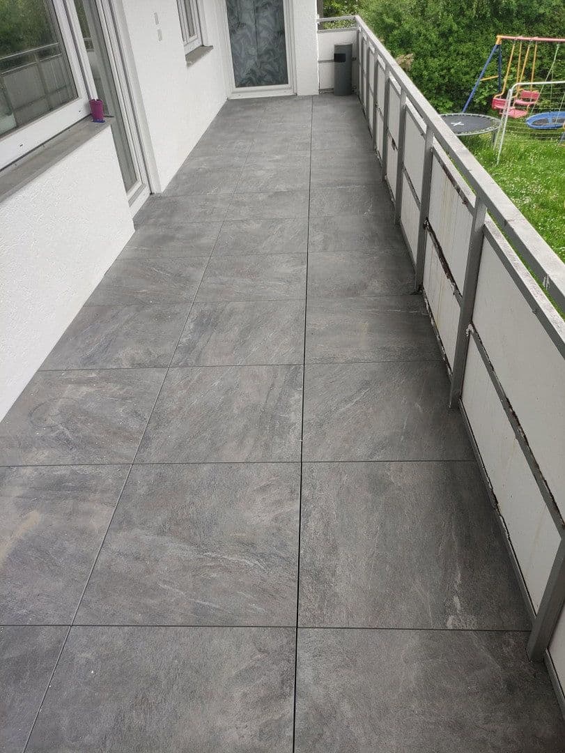 Prenájom bytu 4-izbový 130 m², Herrenberg, Bádensko-Wurttembersko Prenájom bytu 4-izbový 130 m², Herrenberg, Bádensko-Wurttembersko