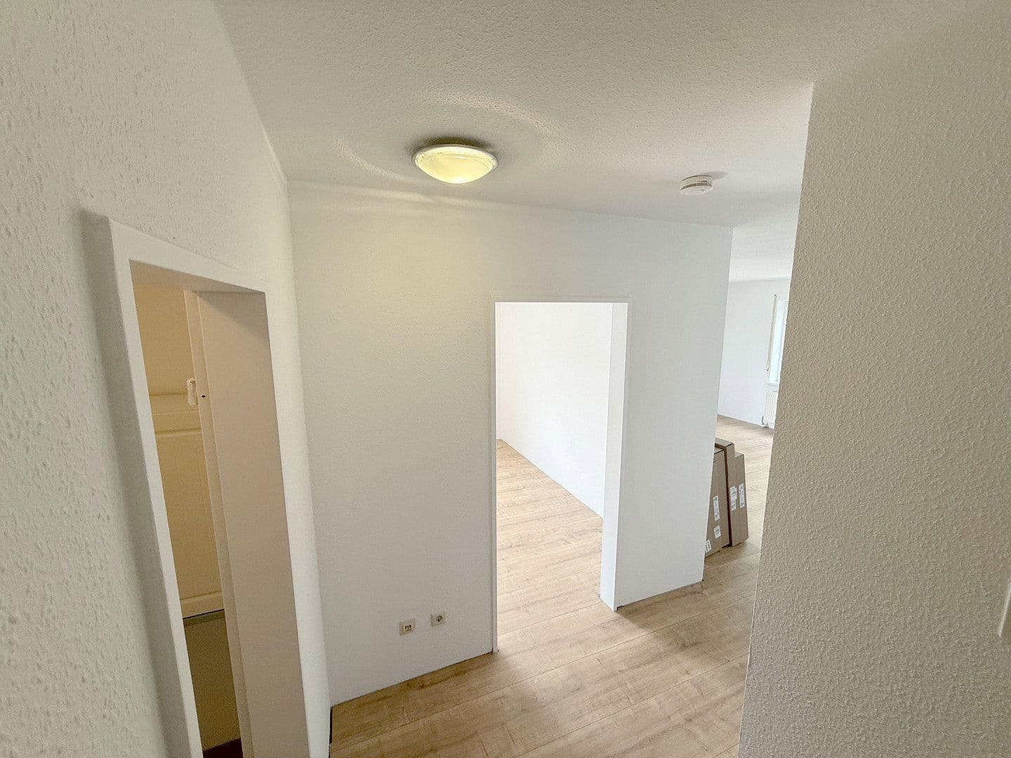 Prenájom bytu 2-izbový 50 m², Möckmühl, Bádensko-Wurttembersko Prenájom bytu 2-izbový 50 m², Möckmühl, Bádensko-Wurttembersko