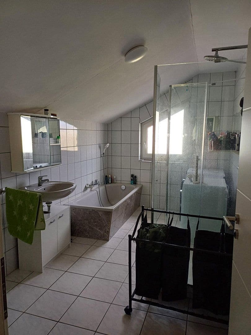 Predaj bytu 2-izbový 69 m², Eich, Porýnie-Falcko Predaj bytu 2-izbový 69 m², Eich, Porýnie-Falcko
