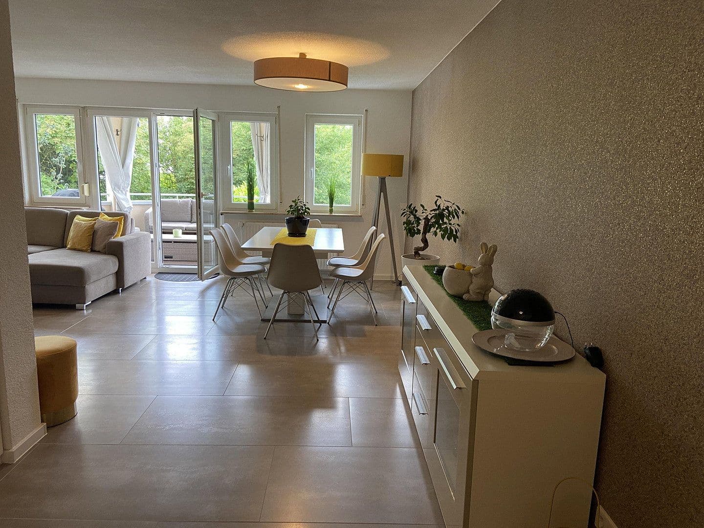 Prenájom bytu 3-izbový 85 m², Schwarzwaldstraße 6, Bietigheim-Bissingen, Bádensko-Wurttembersko Prenájom bytu 3-izbový 85 m², Schwarzwaldstraße 6, Bietigheim-Bissingen, Bádensko-Wurttembersko