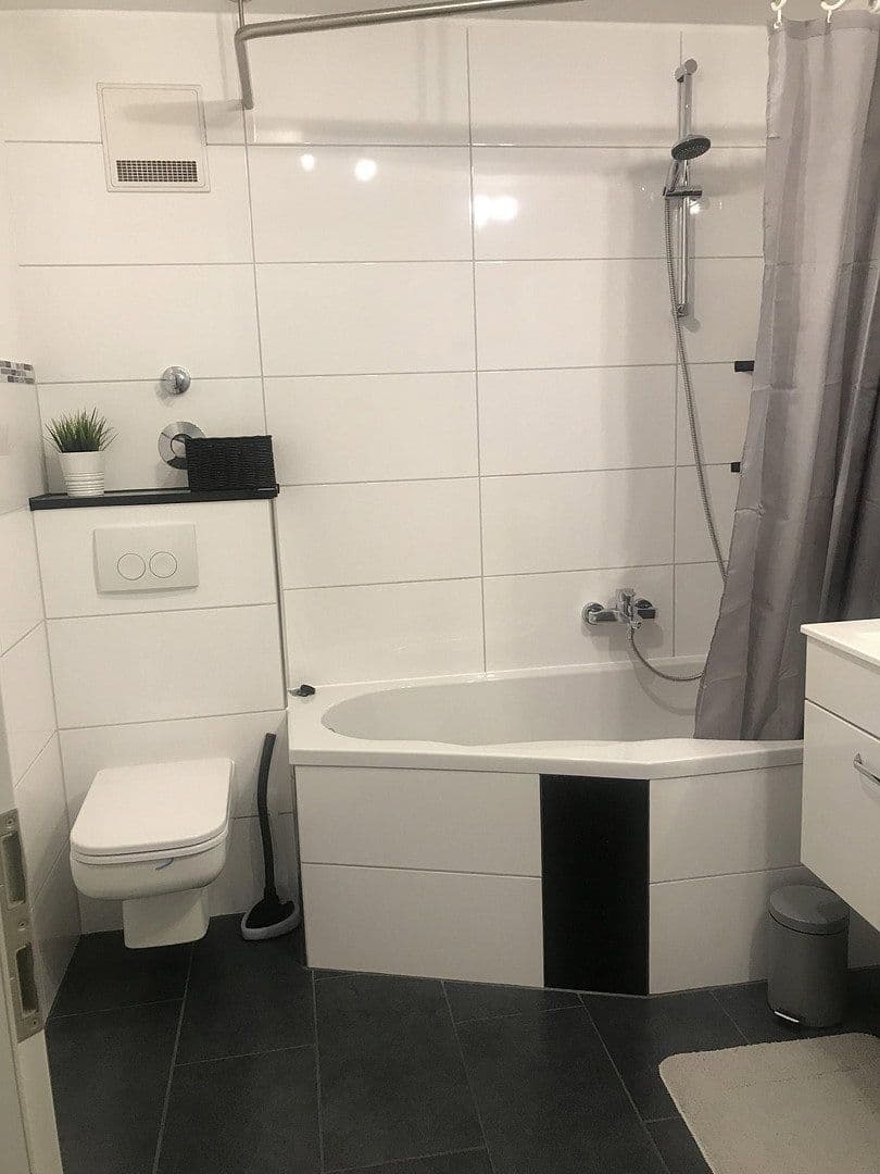 Prenájom bytu 3-izbový 85 m², Schwarzwaldstraße 6, Bietigheim-Bissingen, Bádensko-Wurttembersko Prenájom bytu 3-izbový 85 m², Schwarzwaldstraße 6, Bietigheim-Bissingen, Bádensko-Wurttembersko