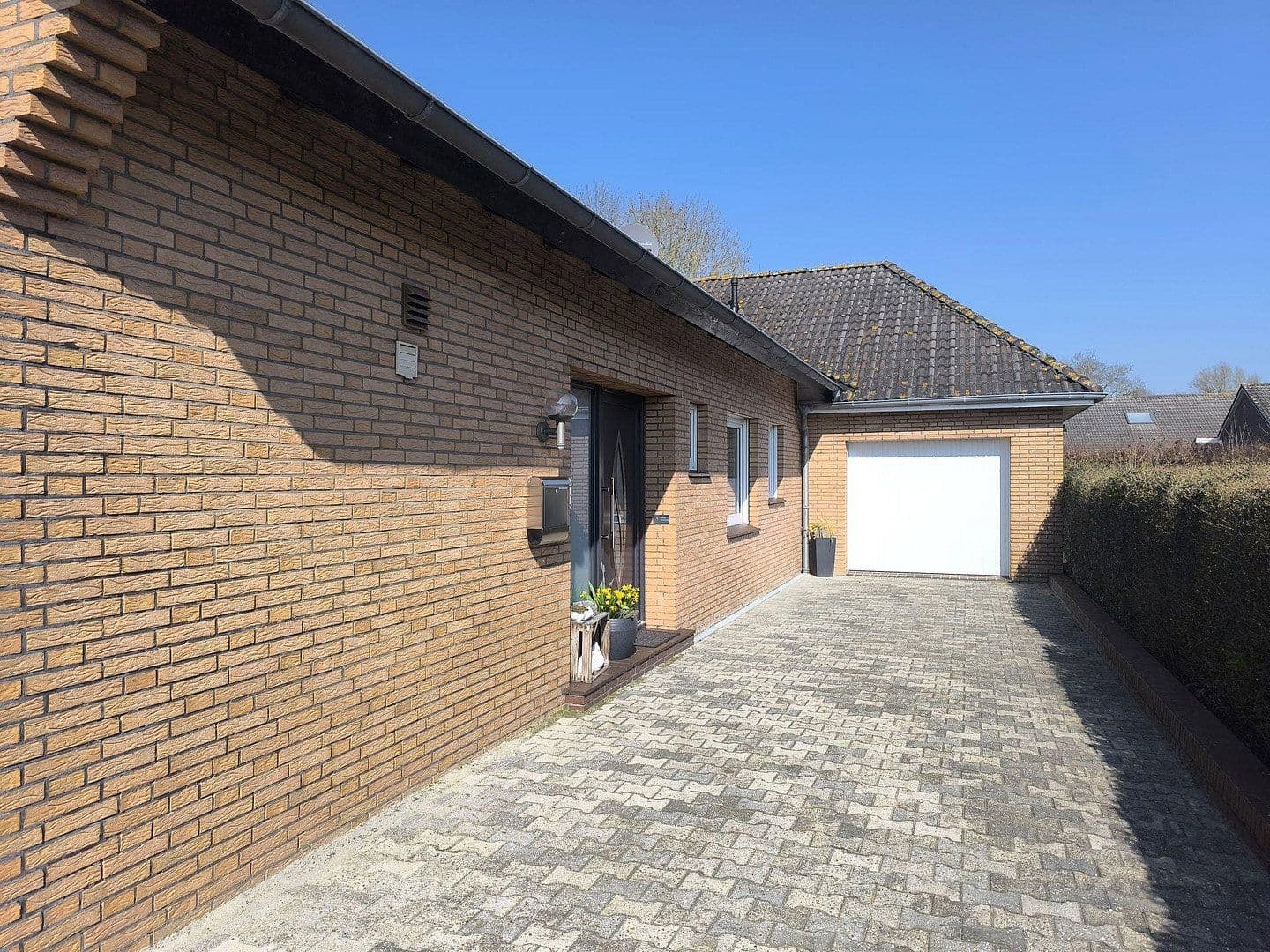 Predaj domu 160 m², pozemek 726 m², Jemgum, Dolné Sasko Predaj domu 160 m², pozemek 726 m², Jemgum, Dolné Sasko