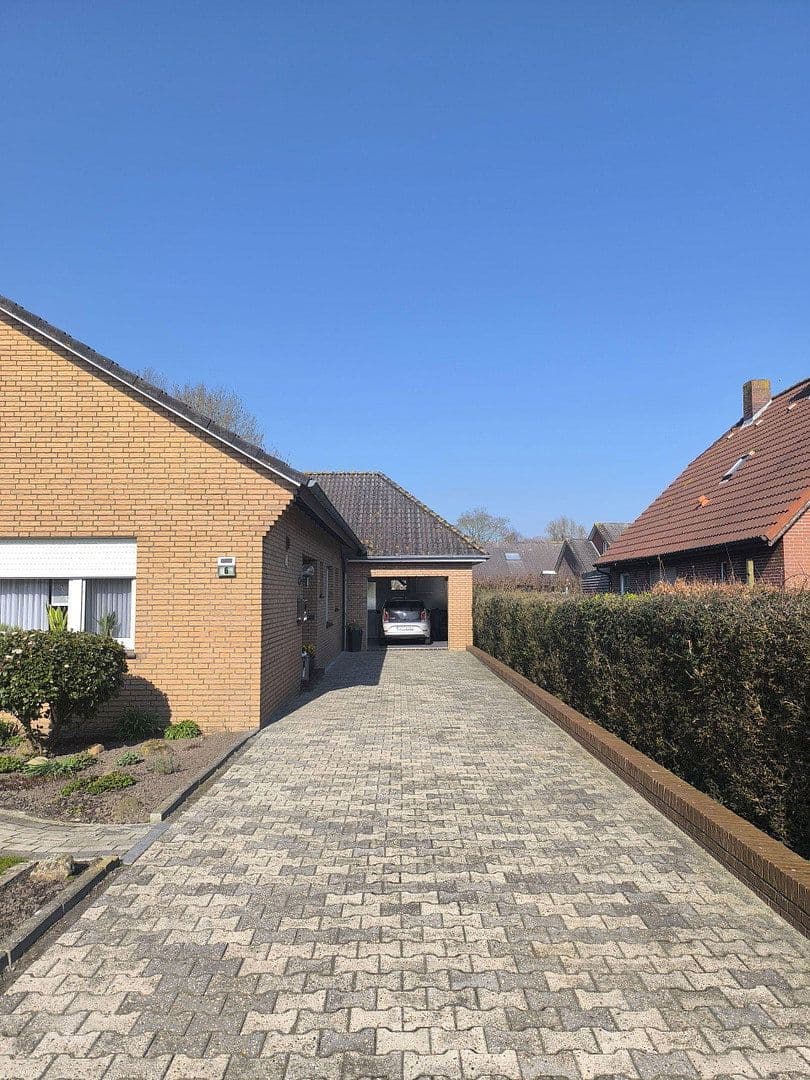 Predaj domu 160 m², pozemek 726 m², Jemgum, Dolné Sasko Predaj domu 160 m², pozemek 726 m², Jemgum, Dolné Sasko