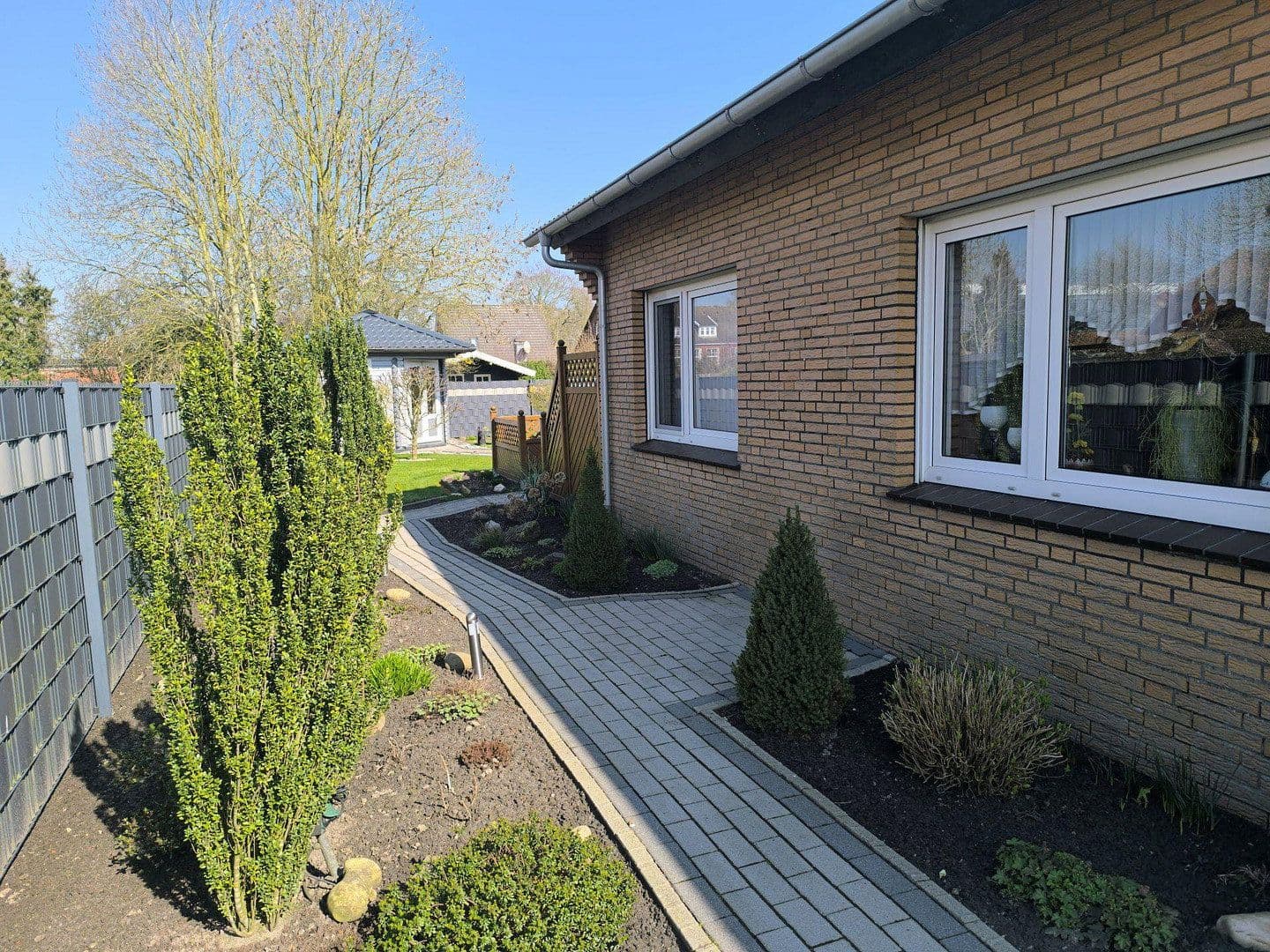 Predaj domu 160 m², pozemek 726 m², Jemgum, Dolné Sasko Predaj domu 160 m², pozemek 726 m², Jemgum, Dolné Sasko