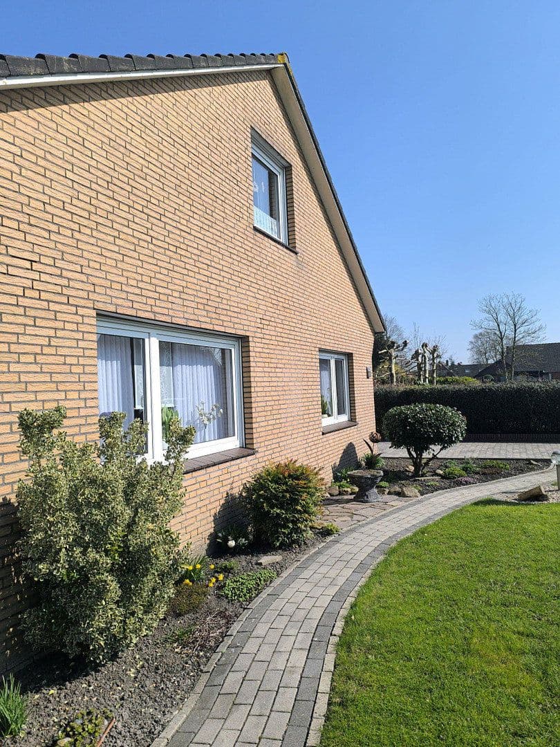 Predaj domu 160 m², pozemek 726 m², Jemgum, Dolné Sasko Predaj domu 160 m², pozemek 726 m², Jemgum, Dolné Sasko