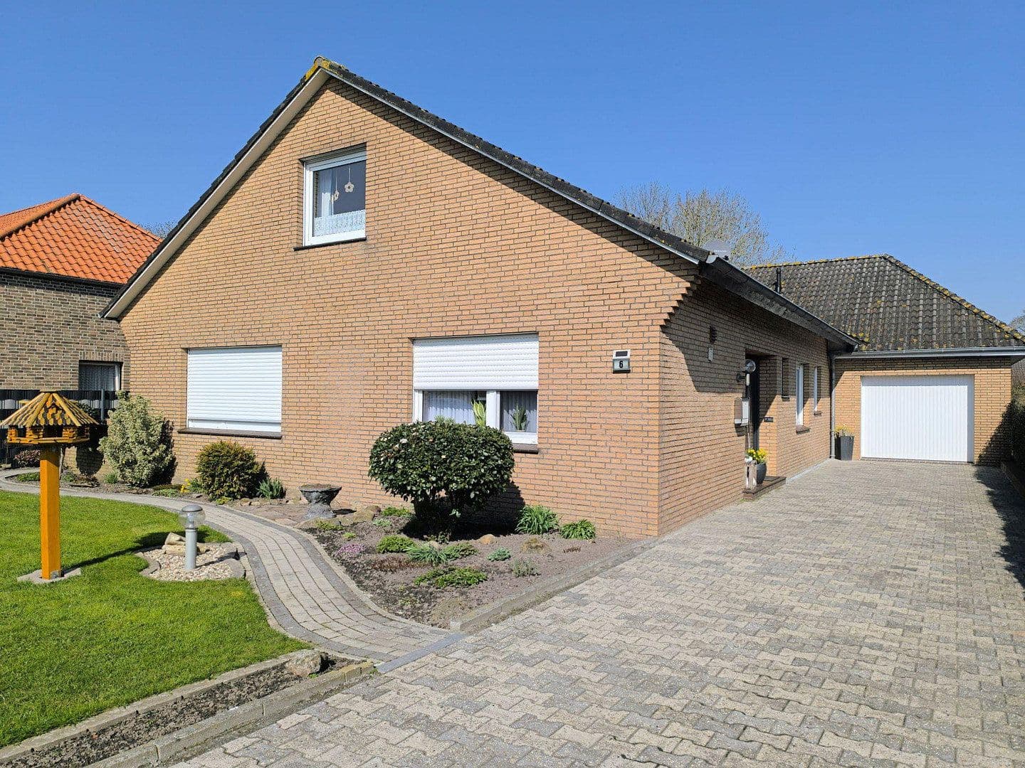 Predaj domu 160 m², pozemek 726 m², Jemgum, Dolné Sasko Predaj domu 160 m², pozemek 726 m², Jemgum, Dolné Sasko