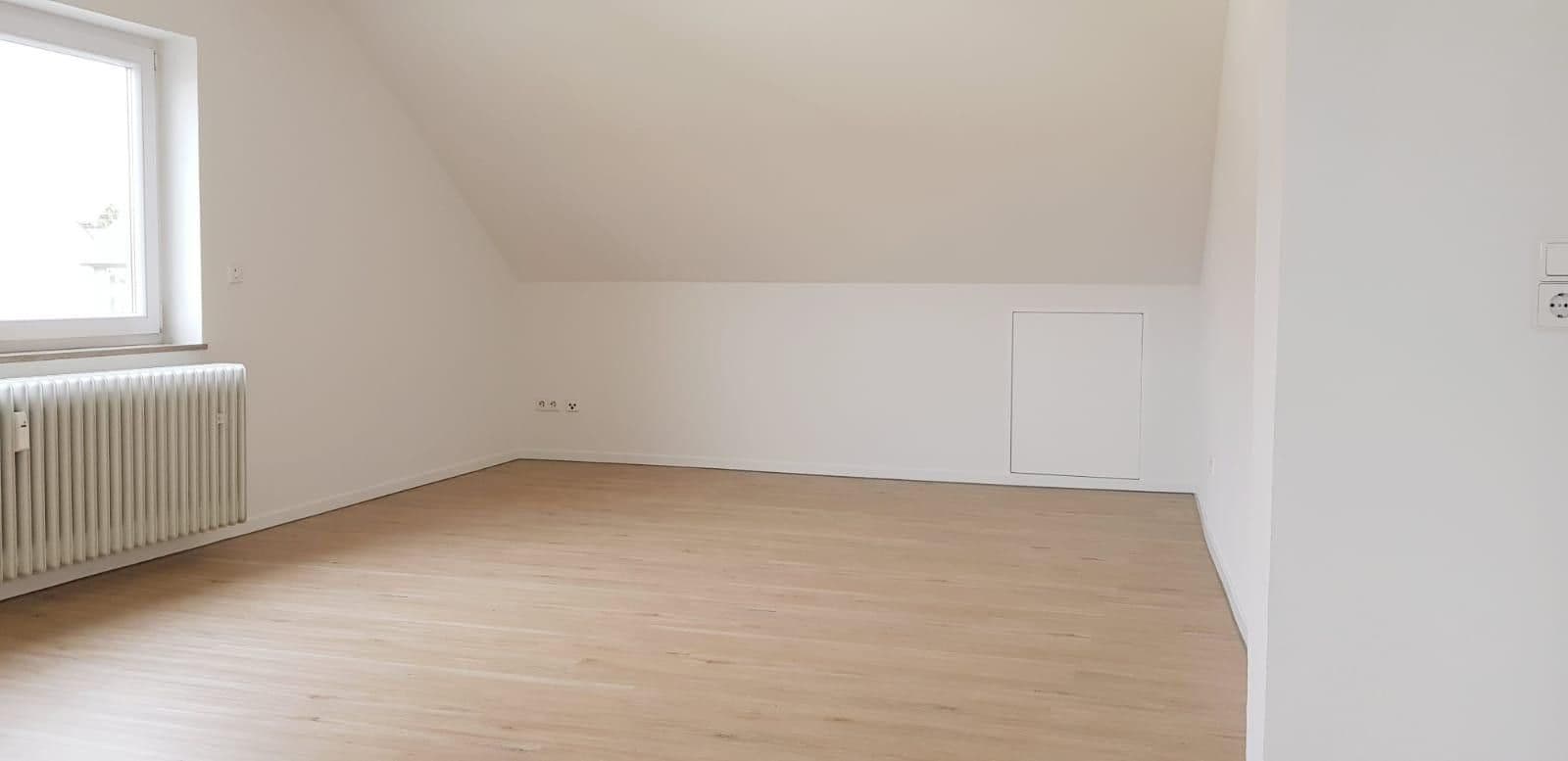 Prenájom bytu 3-izbový 95 m², Egerländer Str. 23, Schwäbisch Gmünd, Bádensko-Wurttembersko Prenájom bytu 3-izbový 95 m², Egerländer Str. 23, Schwäbisch Gmünd, Bádensko-Wurttembersko