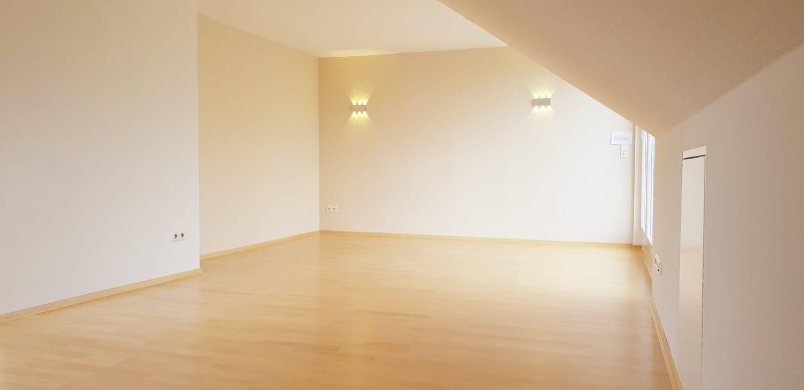 Prenájom bytu 3-izbový 95 m², Egerländer Str. 23, Schwäbisch Gmünd, Bádensko-Wurttembersko Prenájom bytu 3-izbový 95 m², Egerländer Str. 23, Schwäbisch Gmünd, Bádensko-Wurttembersko