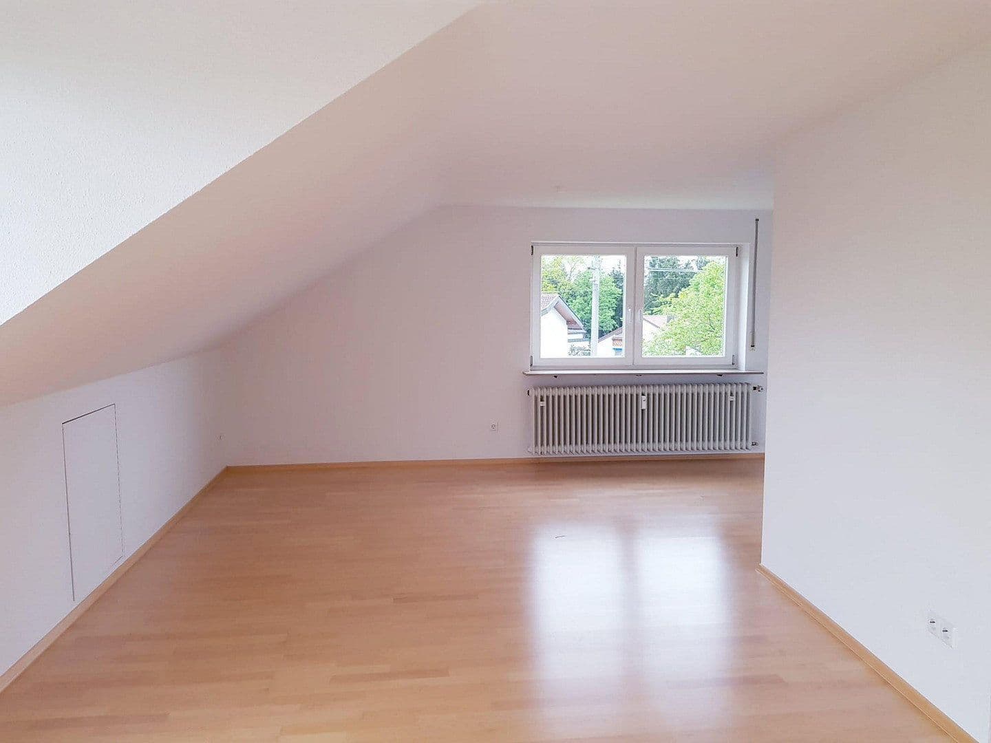 Prenájom bytu 3-izbový 95 m², Egerländer Str. 23, Schwäbisch Gmünd, Bádensko-Wurttembersko Prenájom bytu 3-izbový 95 m², Egerländer Str. 23, Schwäbisch Gmünd, Bádensko-Wurttembersko