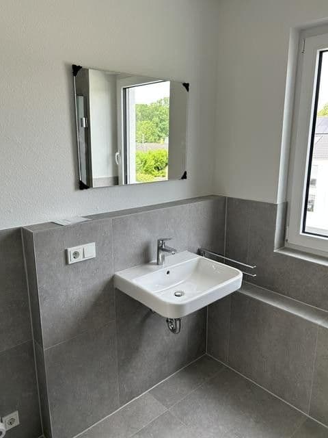 Prenájom domu 189 m², pozemek 199 m², Rheydter Straße 176 a, Korschenbroich, Severné Porýnie - Westfálsko Prenájom domu 189 m², pozemek 199 m², Rheydter Straße 176 a, Korschenbroich, Severné Porýnie - Westfálsko