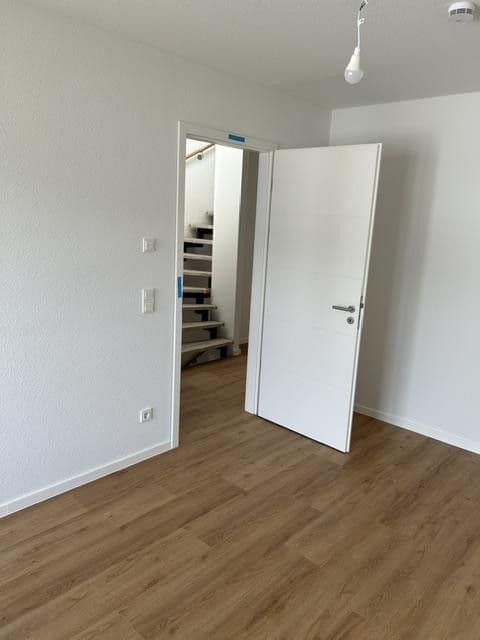 Prenájom domu 189 m², pozemek 199 m², Rheydter Straße 176 a, Korschenbroich, Severné Porýnie - Westfálsko Prenájom domu 189 m², pozemek 199 m², Rheydter Straße 176 a, Korschenbroich, Severné Porýnie - Westfálsko