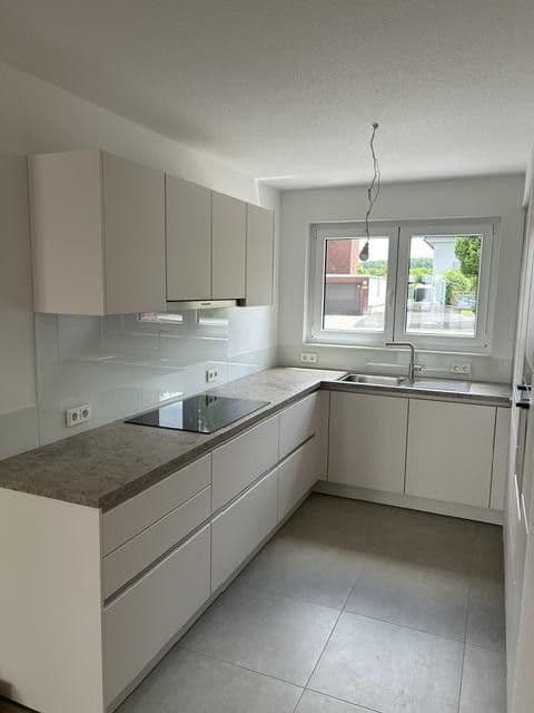 Prenájom domu 189 m², pozemek 199 m², Rheydter Straße 176 a, Korschenbroich, Severné Porýnie - Westfálsko Prenájom domu 189 m², pozemek 199 m², Rheydter Straße 176 a, Korschenbroich, Severné Porýnie - Westfálsko
