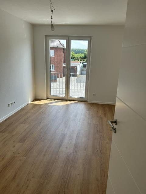 Prenájom domu 189 m², pozemek 199 m², Rheydter Straße 176 a, Korschenbroich, Severné Porýnie - Westfálsko Prenájom domu 189 m², pozemek 199 m², Rheydter Straße 176 a, Korschenbroich, Severné Porýnie - Westfálsko