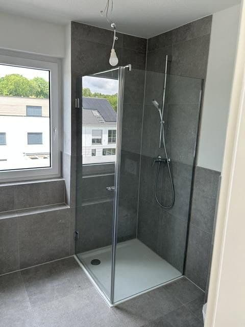 Prenájom domu 189 m², pozemek 199 m², Rheydter Straße 176 a, Korschenbroich, Severné Porýnie - Westfálsko Prenájom domu 189 m², pozemek 199 m², Rheydter Straße 176 a, Korschenbroich, Severné Porýnie - Westfálsko
