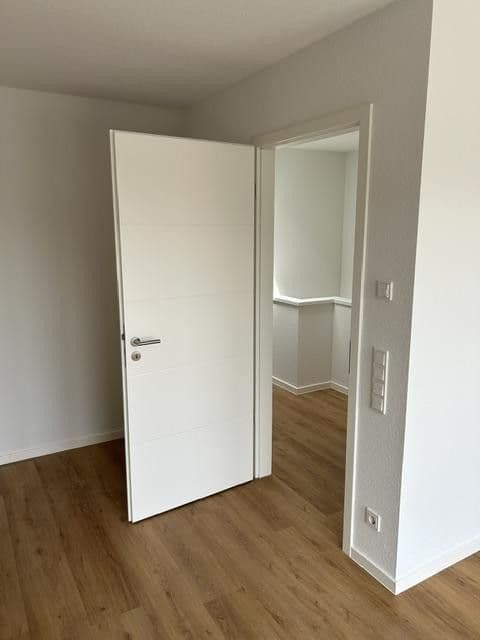 Prenájom domu 189 m², pozemek 199 m², Rheydter Straße 176 a, Korschenbroich, Severné Porýnie - Westfálsko Prenájom domu 189 m², pozemek 199 m², Rheydter Straße 176 a, Korschenbroich, Severné Porýnie - Westfálsko