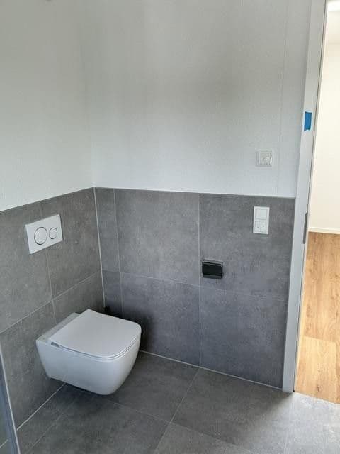 Prenájom domu 189 m², pozemek 199 m², Rheydter Straße 176 a, Korschenbroich, Severné Porýnie - Westfálsko Prenájom domu 189 m², pozemek 199 m², Rheydter Straße 176 a, Korschenbroich, Severné Porýnie - Westfálsko